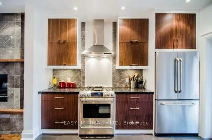 76, Dunn, South Parkdale, Toronto