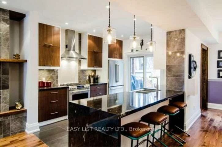 76, Dunn, South Parkdale, Toronto