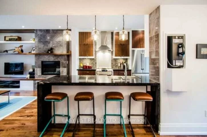 76, Dunn, South Parkdale, Toronto