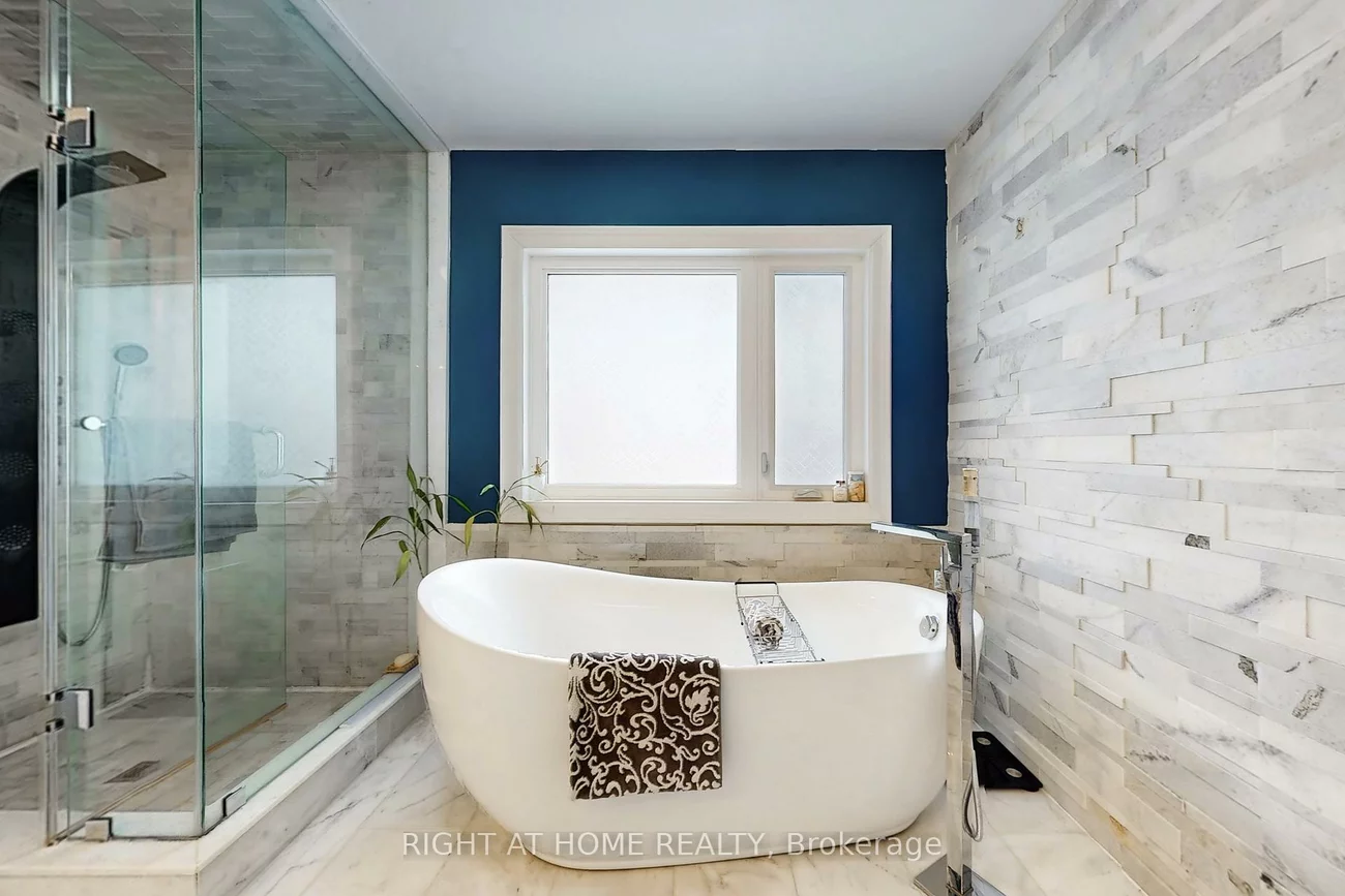 129, Meadowbank, Islington-City Centre West, Toronto