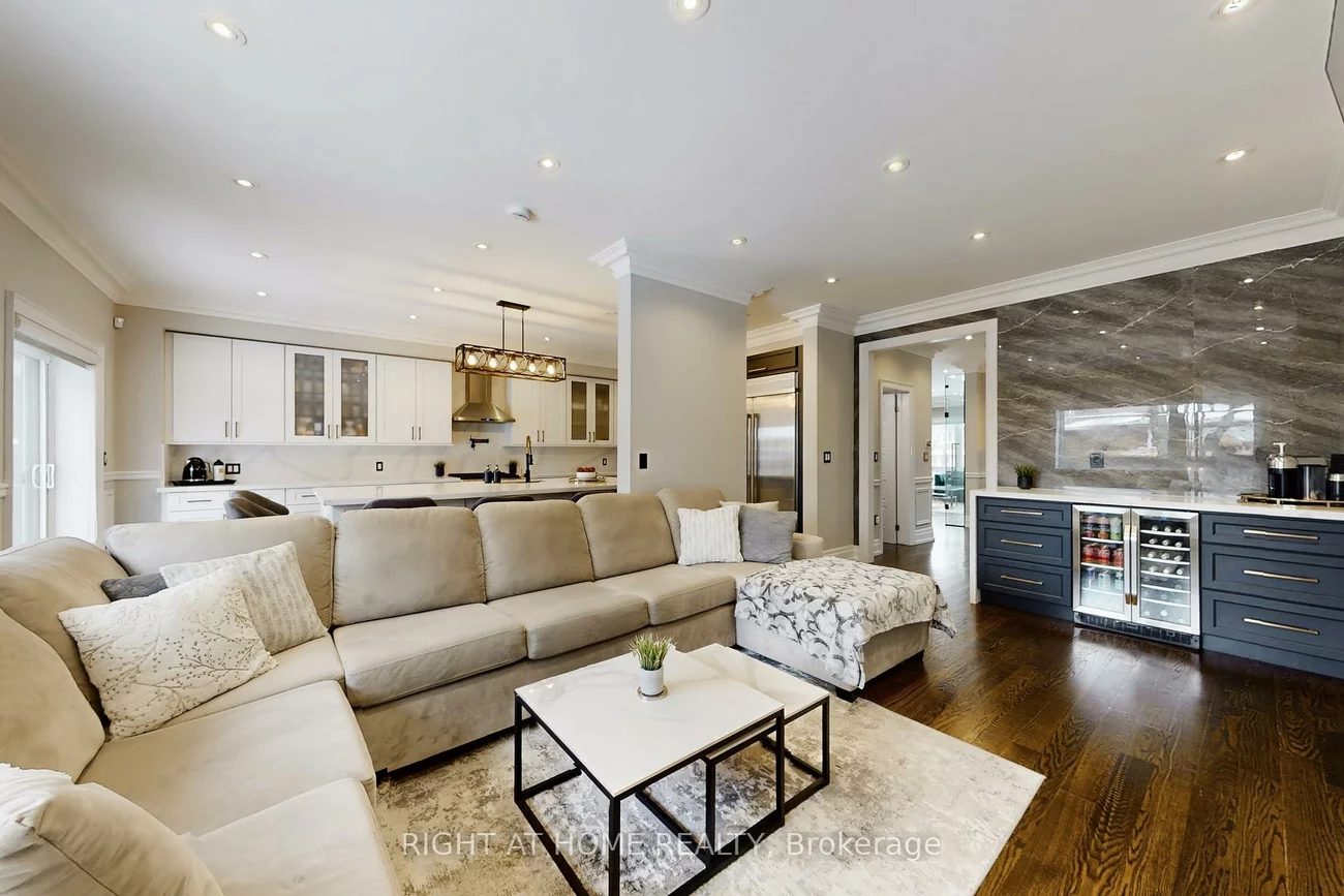 129, Meadowbank, Islington-City Centre West, Toronto