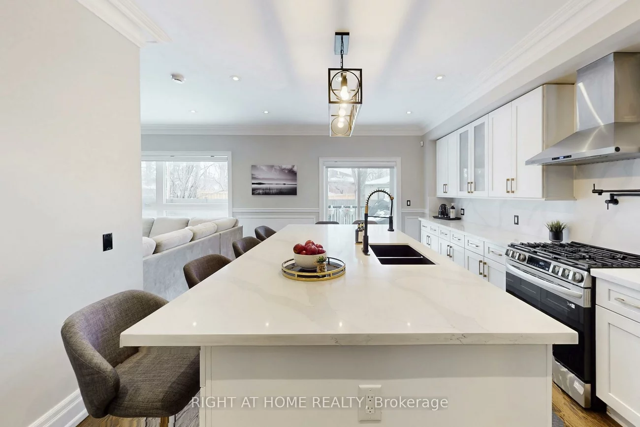 129, Meadowbank, Islington-City Centre West, Toronto