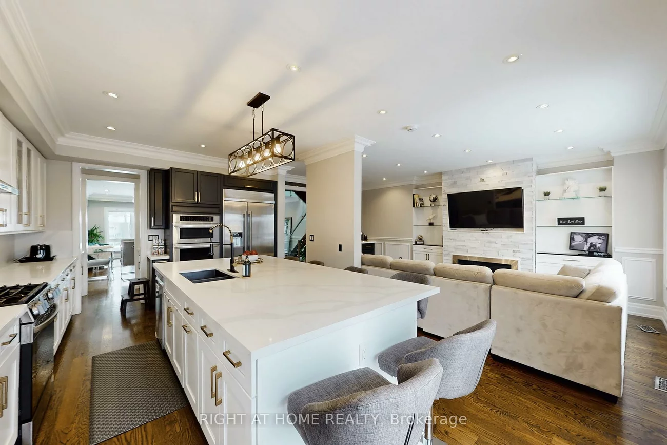 129, Meadowbank, Islington-City Centre West, Toronto