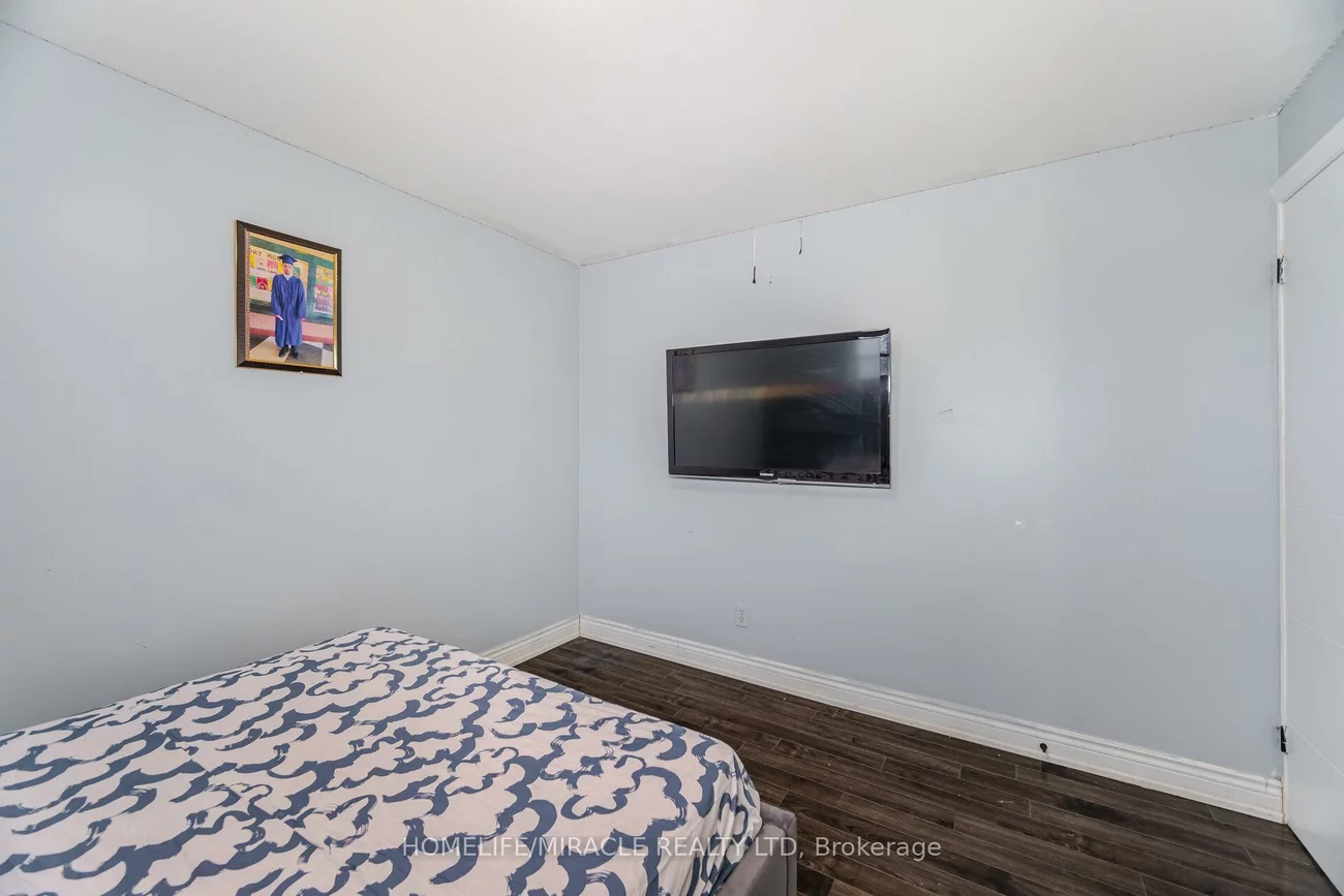 345, Silverstone, West Humber-Clairville, Toronto