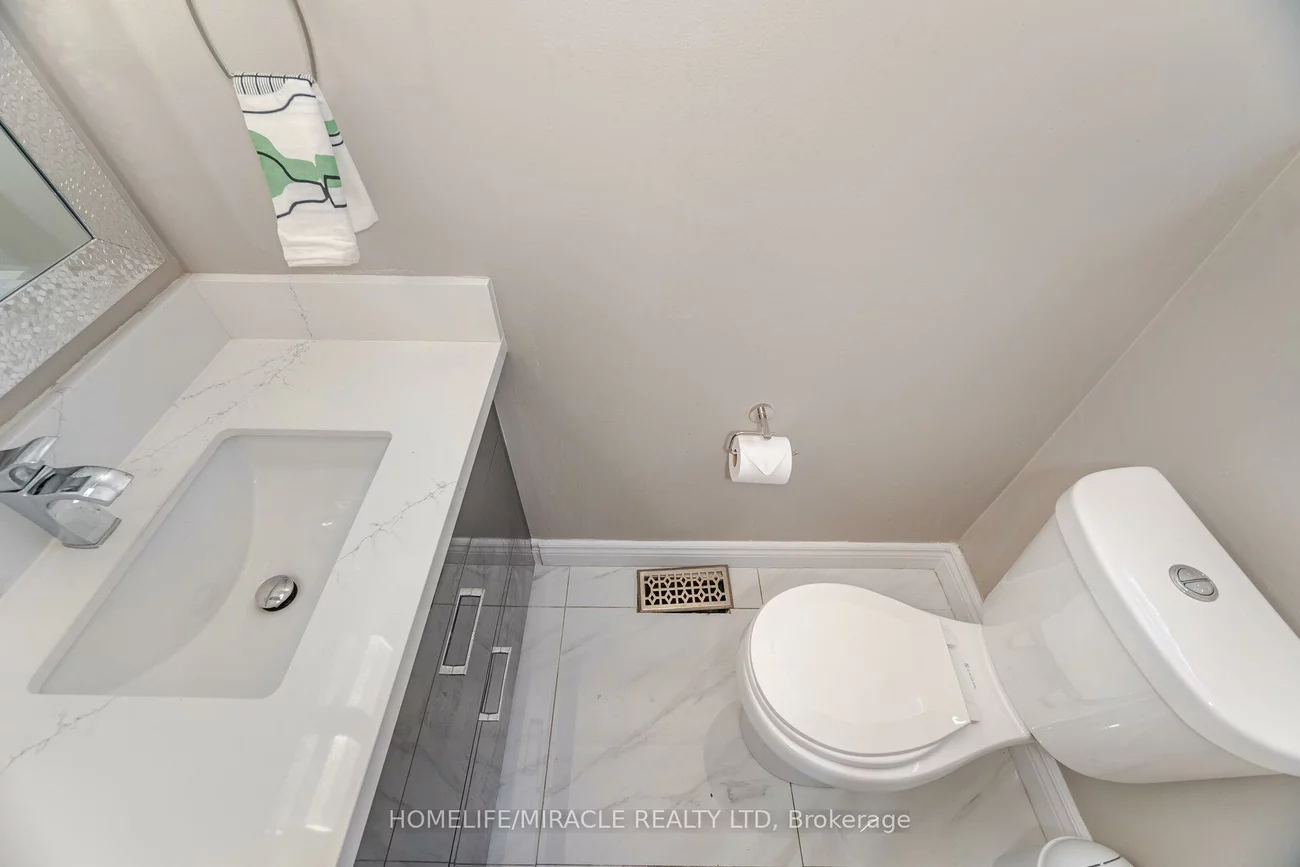 345, Silverstone, West Humber-Clairville, Toronto