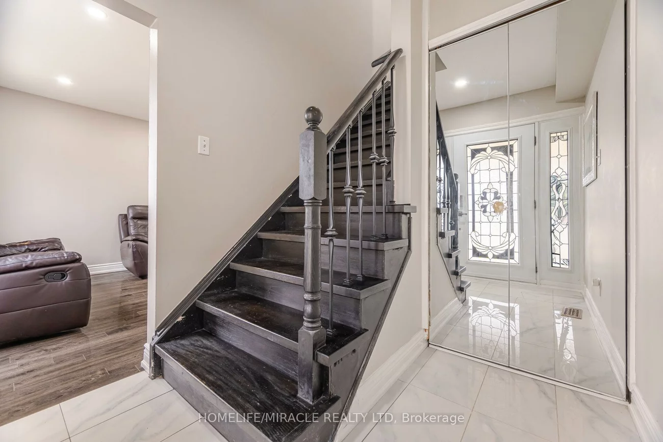 345, Silverstone, West Humber-Clairville, Toronto