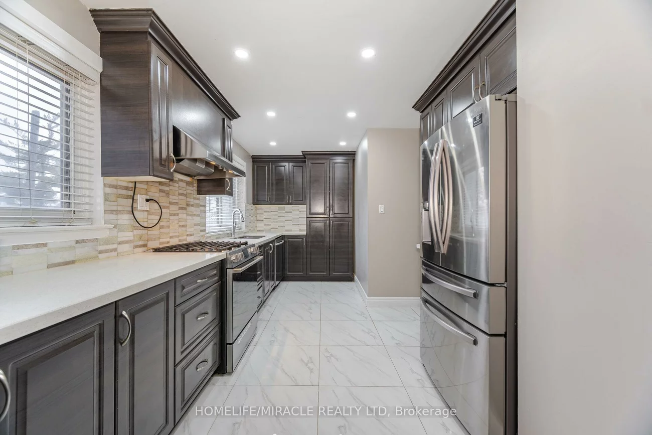 345, Silverstone, West Humber-Clairville, Toronto