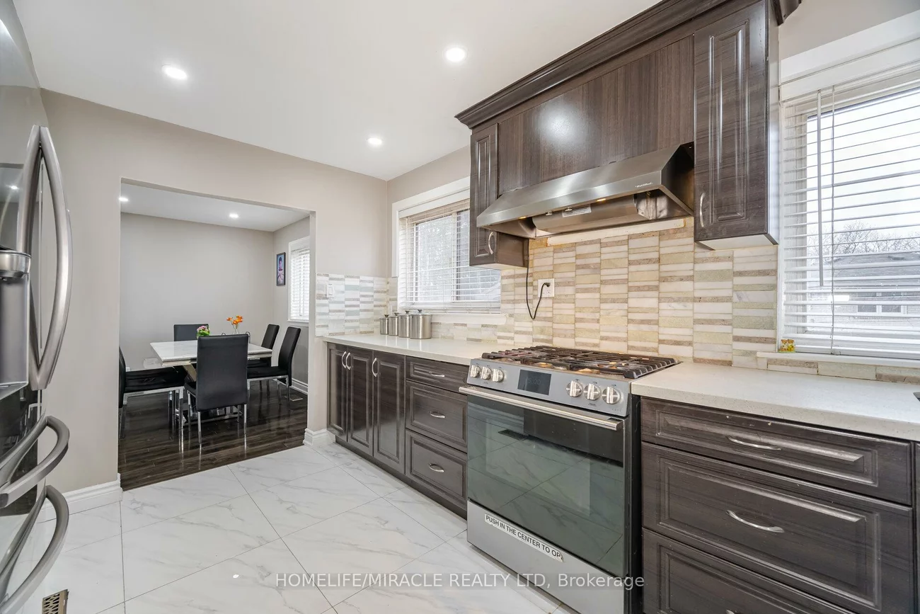 345, Silverstone, West Humber-Clairville, Toronto