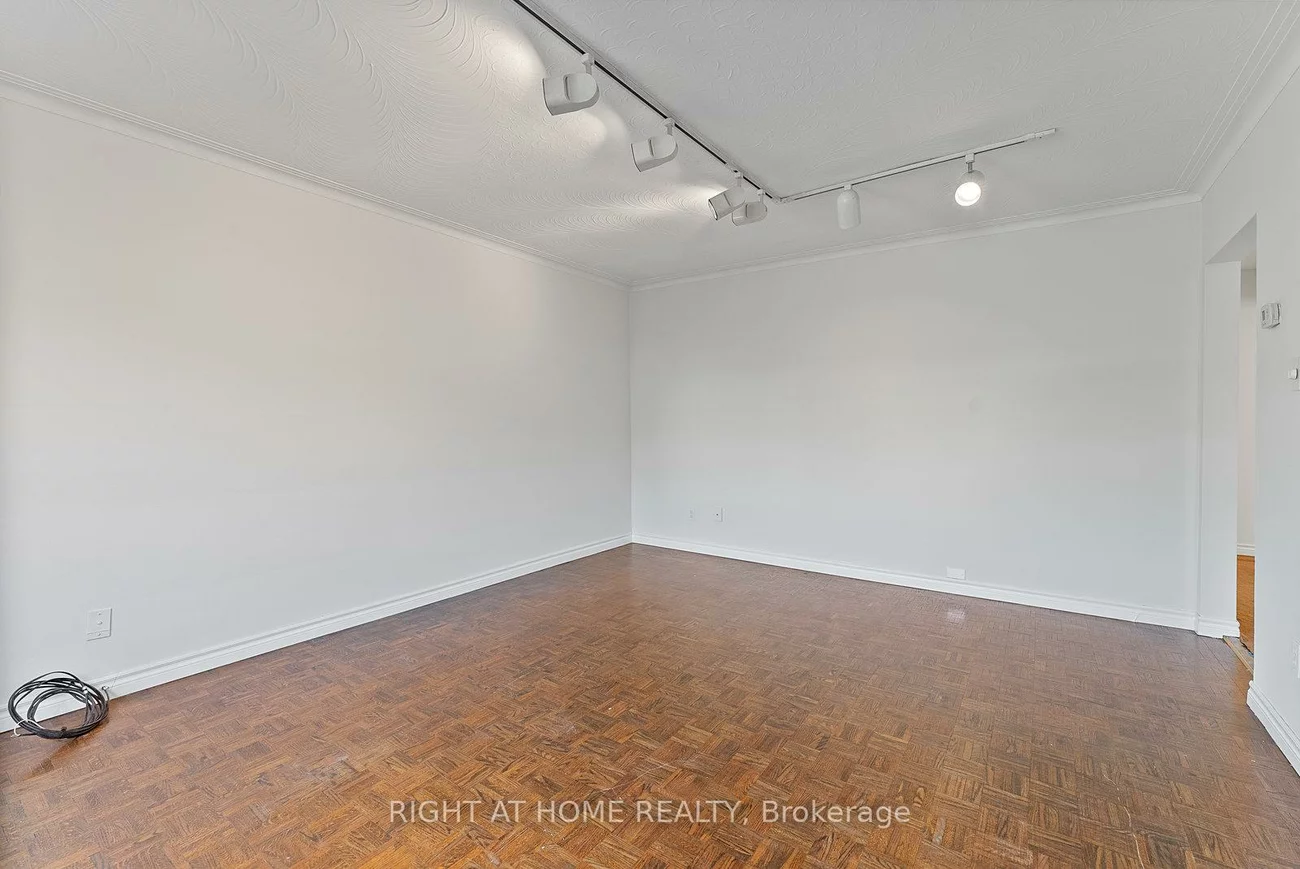 160, Varsity, Lambton Baby Point, Toronto