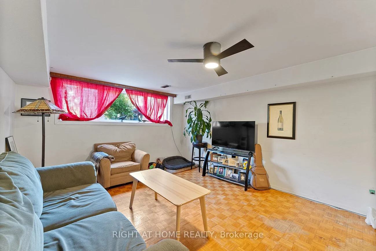 160, Varsity, Lambton Baby Point, Toronto