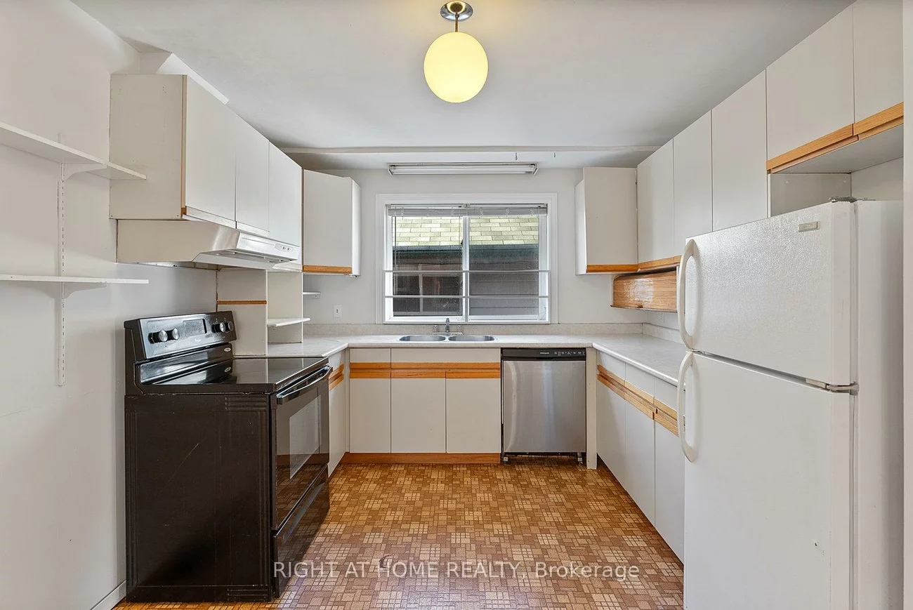 160, Varsity, Lambton Baby Point, Toronto