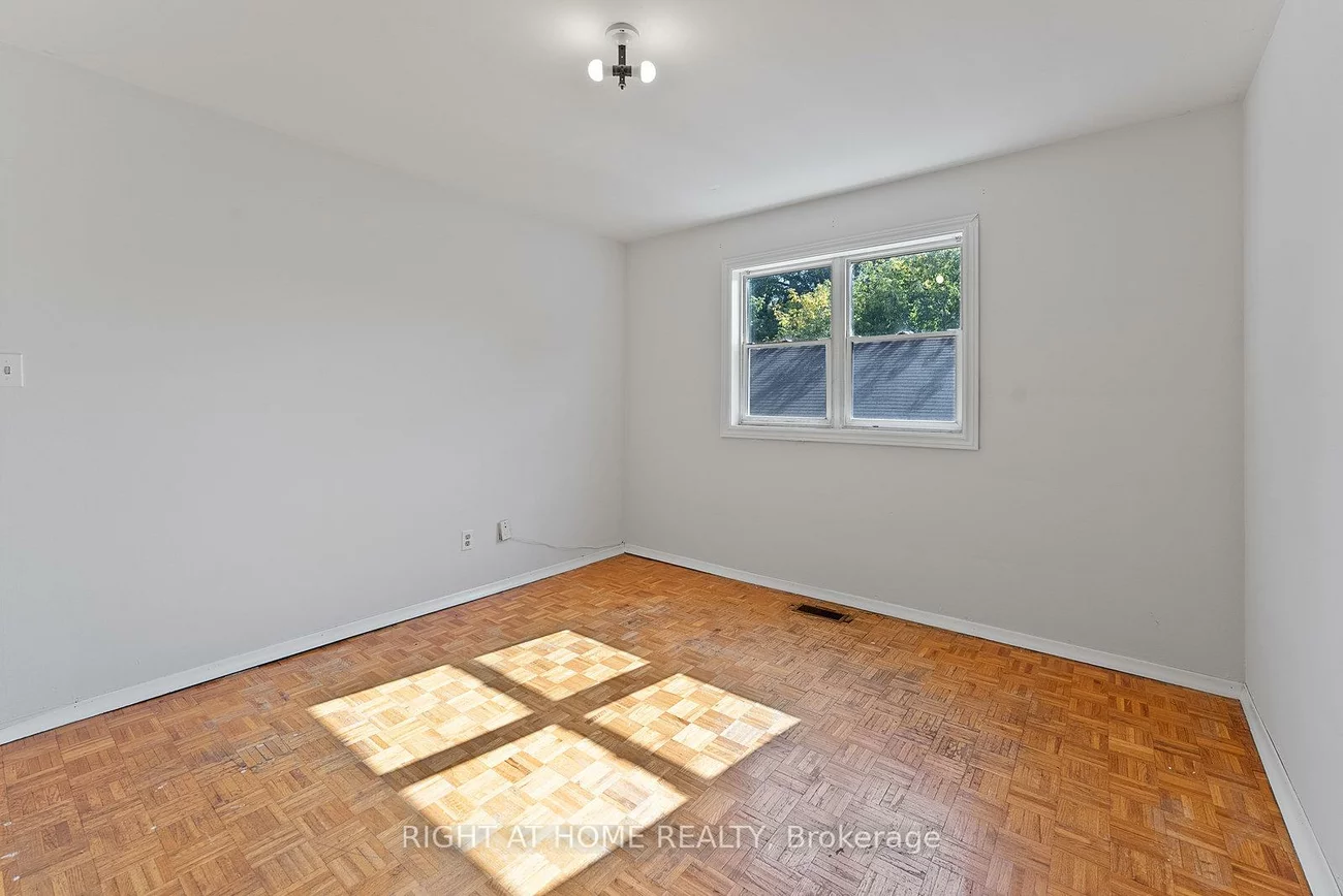 160, Varsity, Lambton Baby Point, Toronto