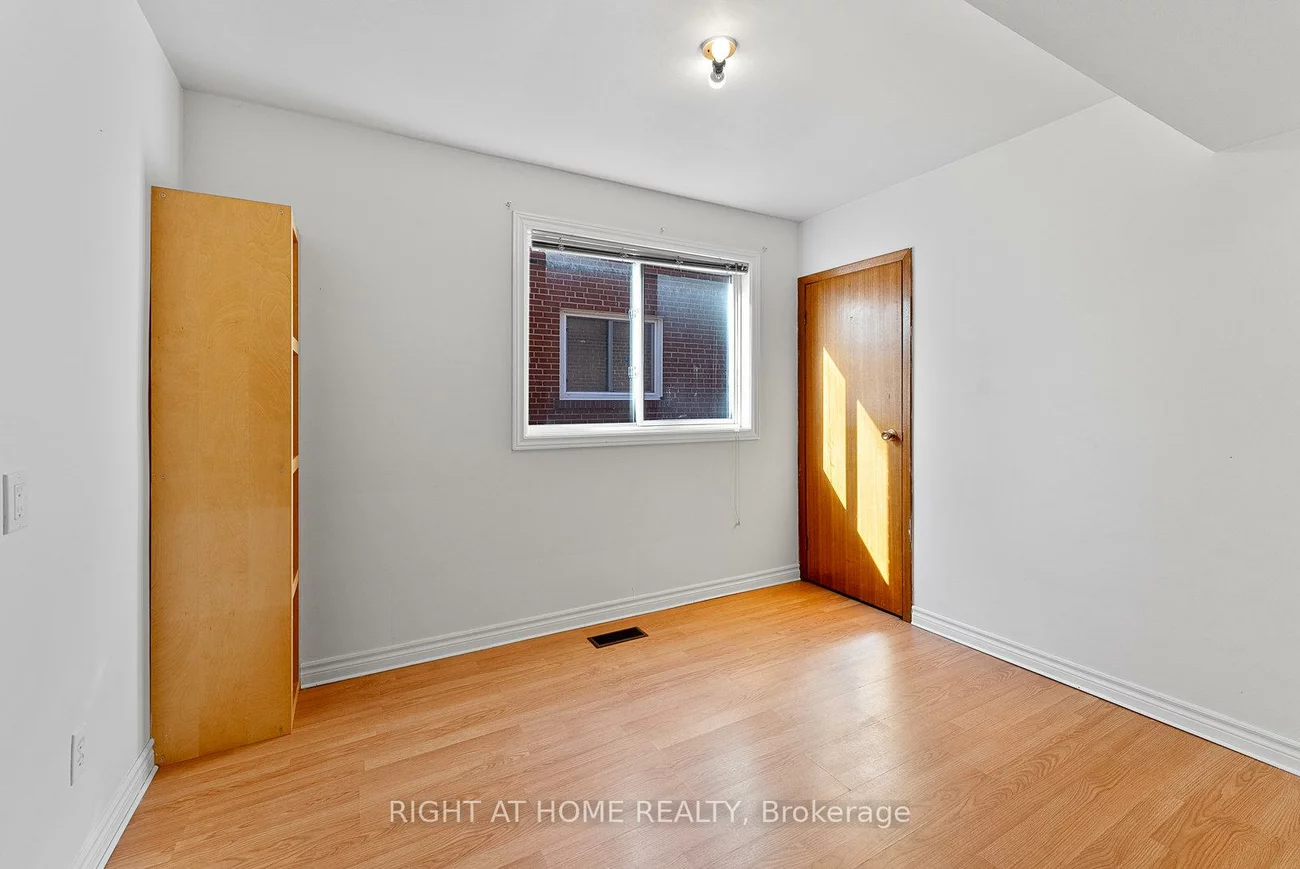 160, Varsity, Lambton Baby Point, Toronto