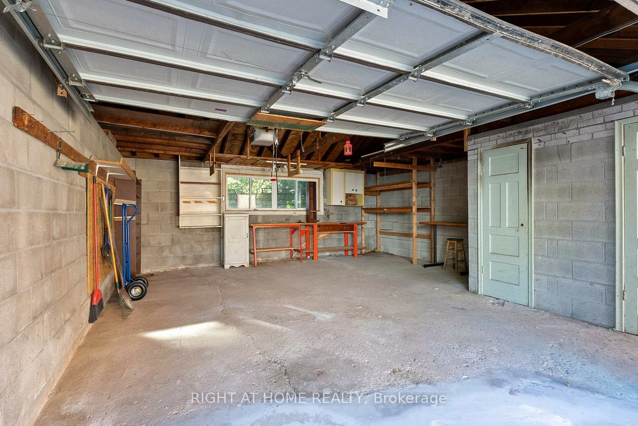 160, Varsity, Lambton Baby Point, Toronto