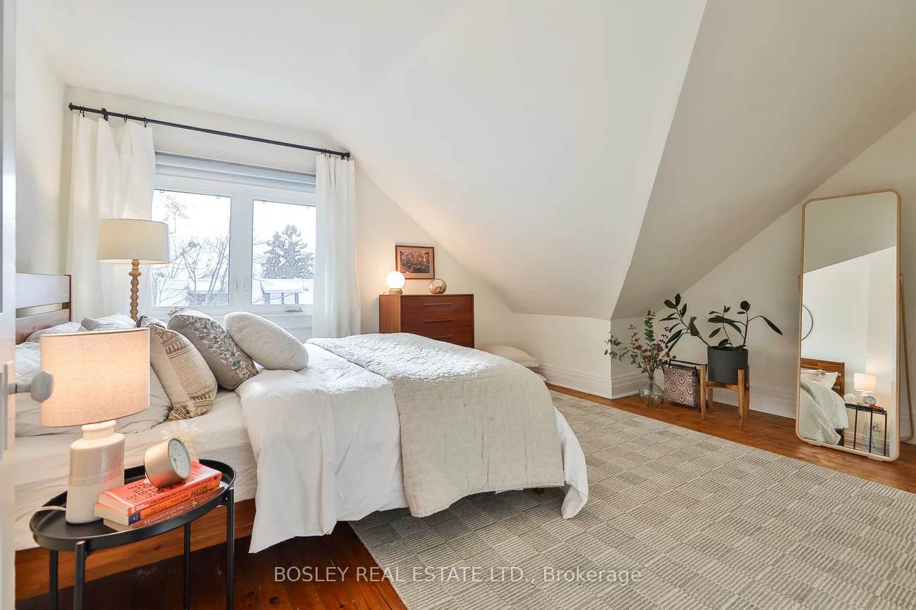 6, Westminster, Roncesvalles, Toronto