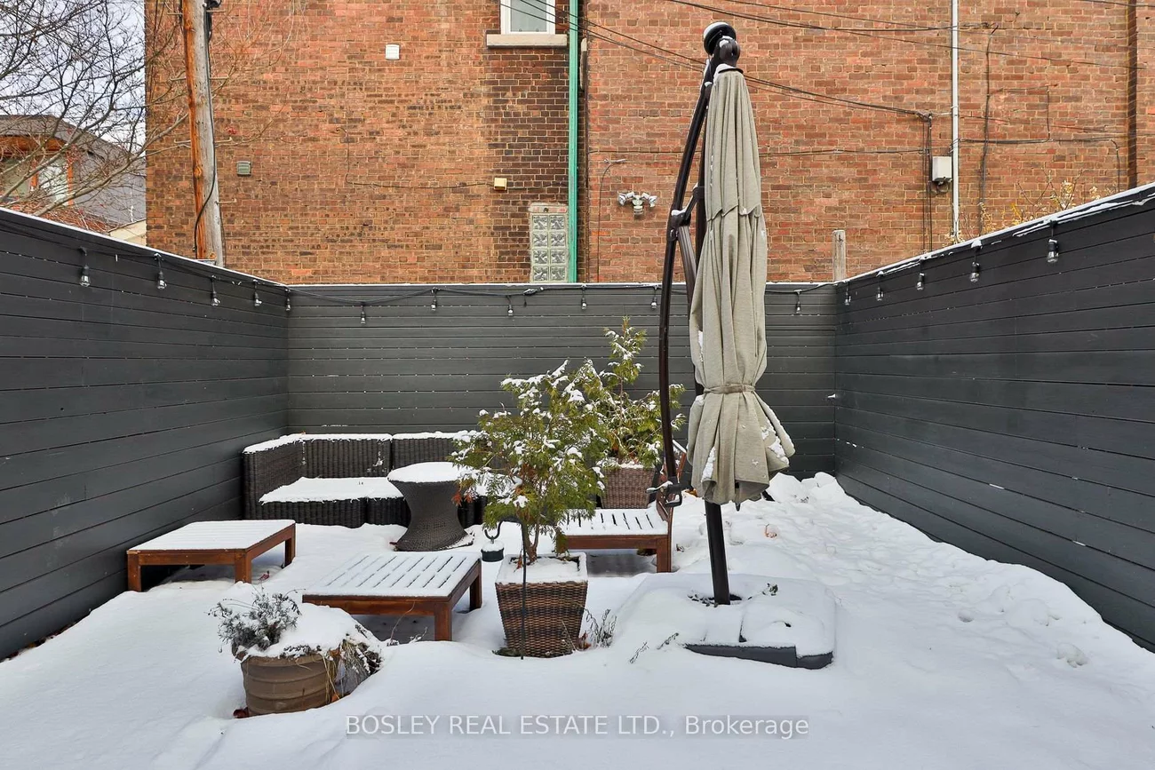 6, Westminster, Roncesvalles, Toronto