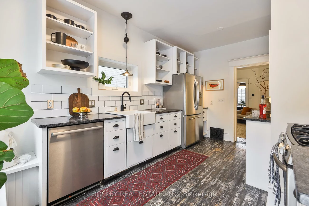 6, Westminster, Roncesvalles, Toronto