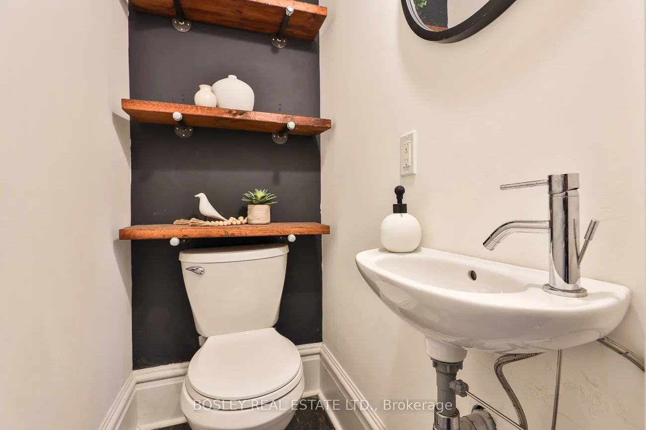 6, Westminster, Roncesvalles, Toronto