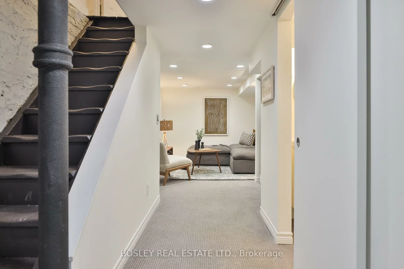 6, Westminster, Roncesvalles, Toronto