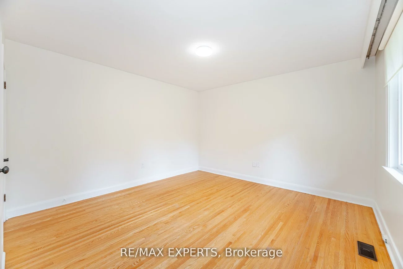 42, Cowley, Islington-City Centre West, Toronto