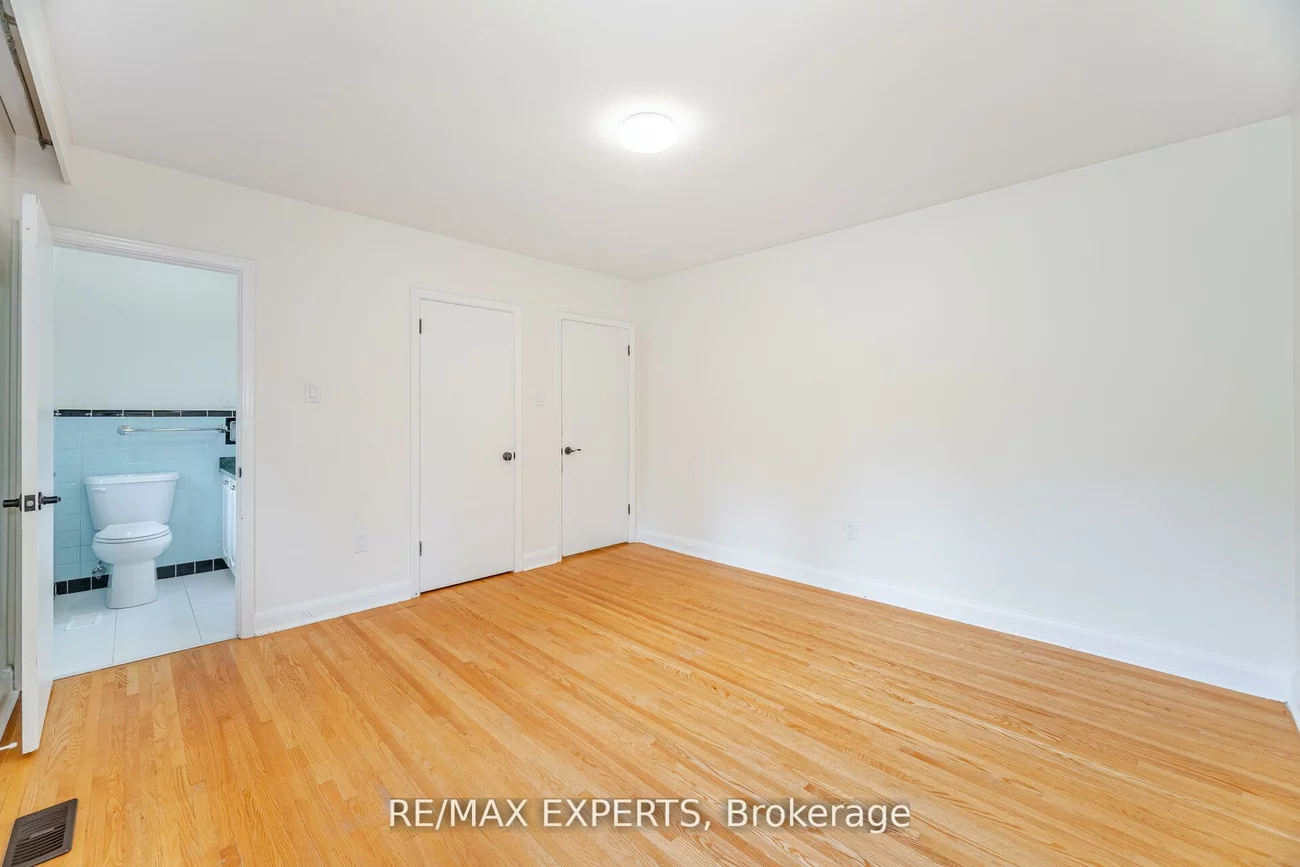 42, Cowley, Islington-City Centre West, Toronto