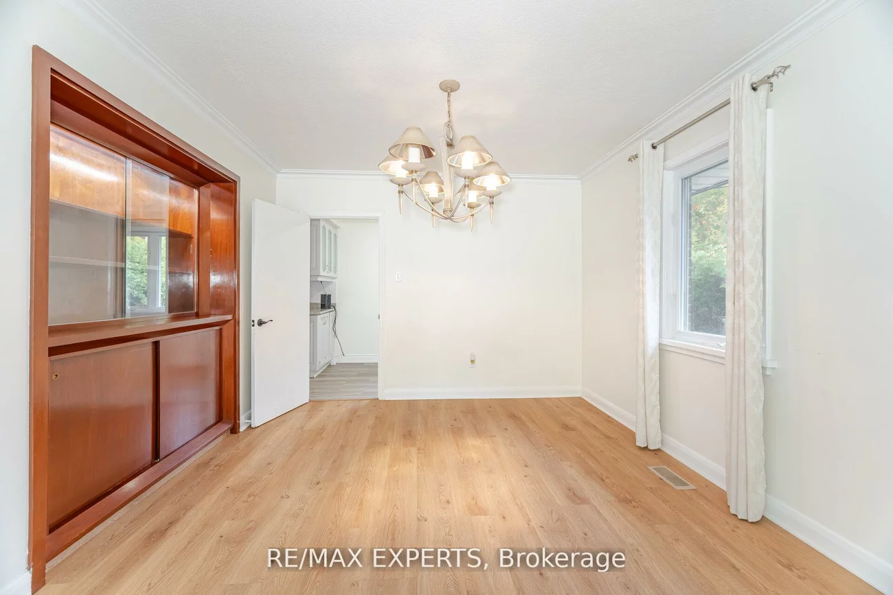 42, Cowley, Islington-City Centre West, Toronto