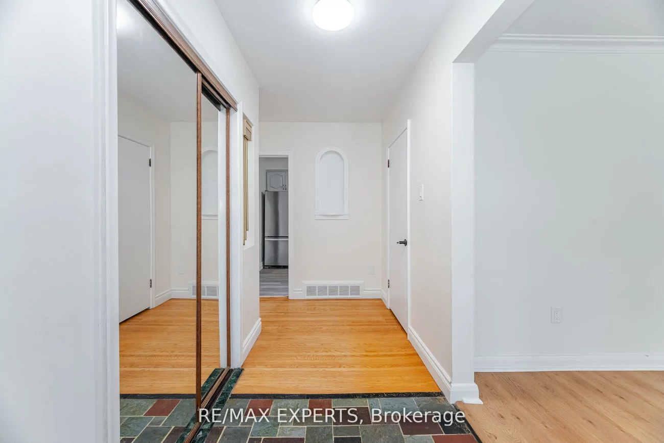 42, Cowley, Islington-City Centre West, Toronto