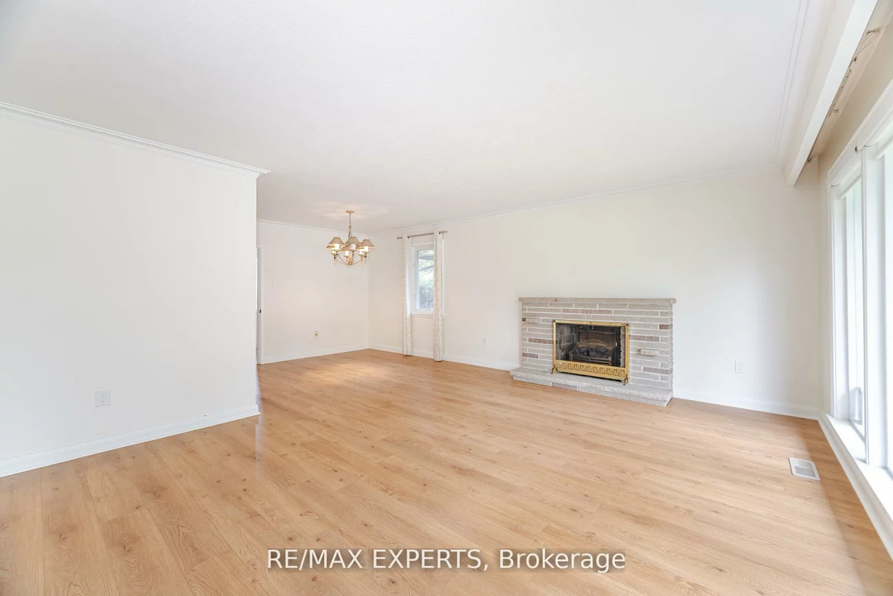 42, Cowley, Islington-City Centre West, Toronto