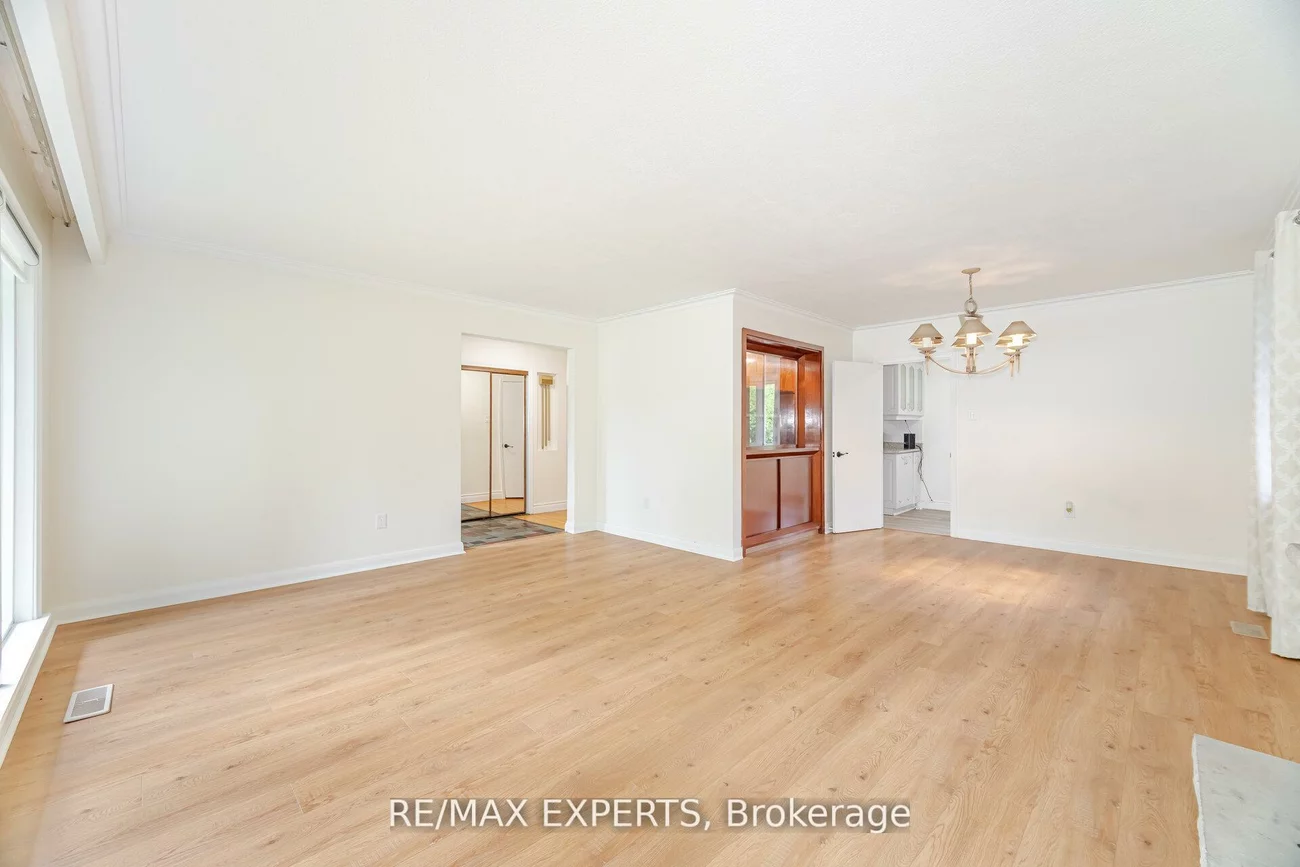 42, Cowley, Islington-City Centre West, Toronto