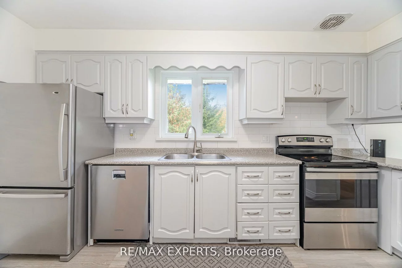 42, Cowley, Islington-City Centre West, Toronto