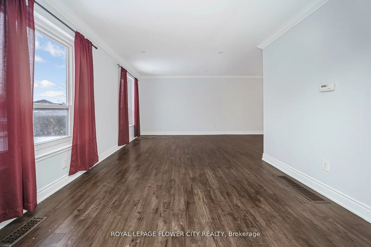 60, Lexington, West Humber-Clairville, Toronto