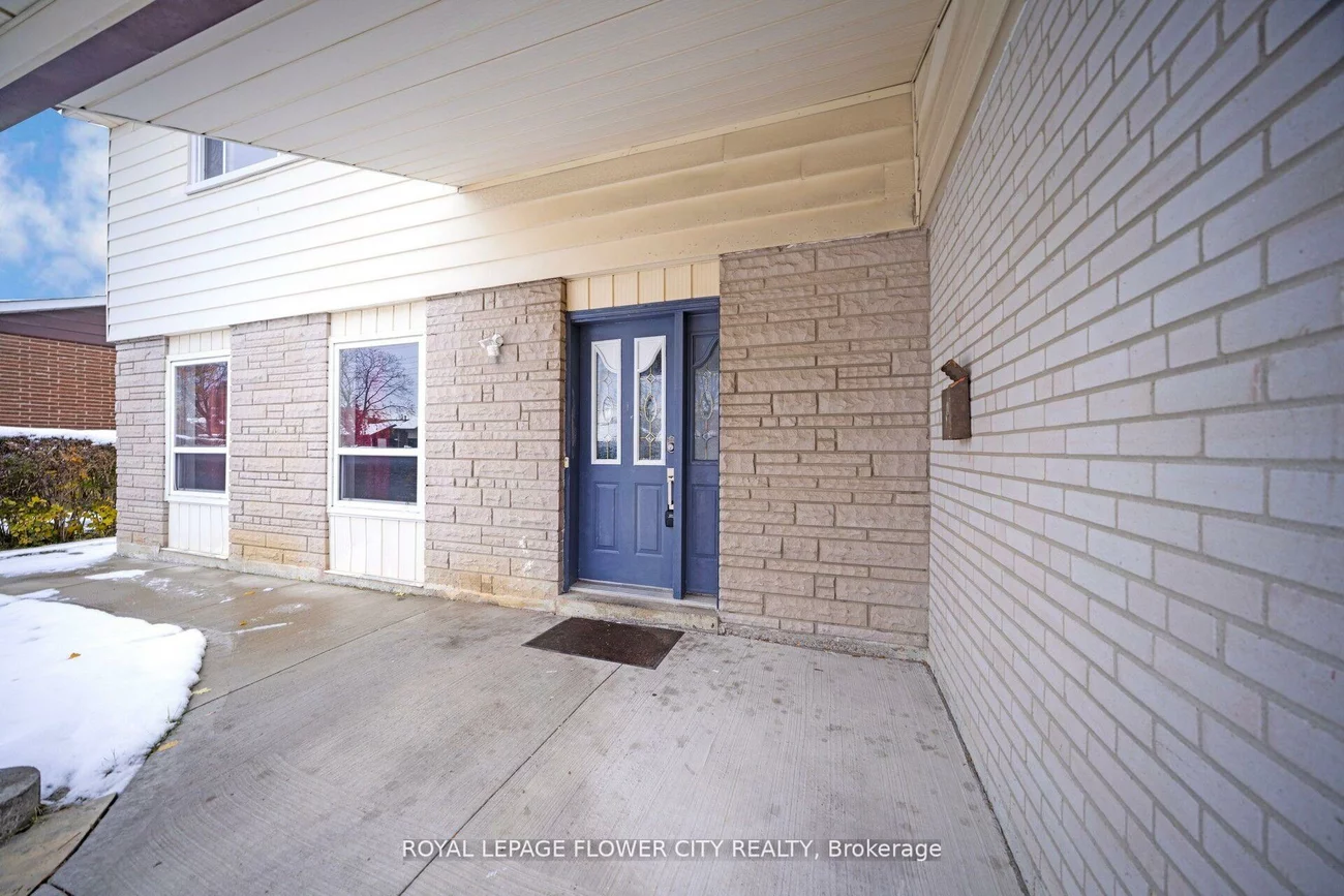 60, Lexington, West Humber-Clairville, Toronto