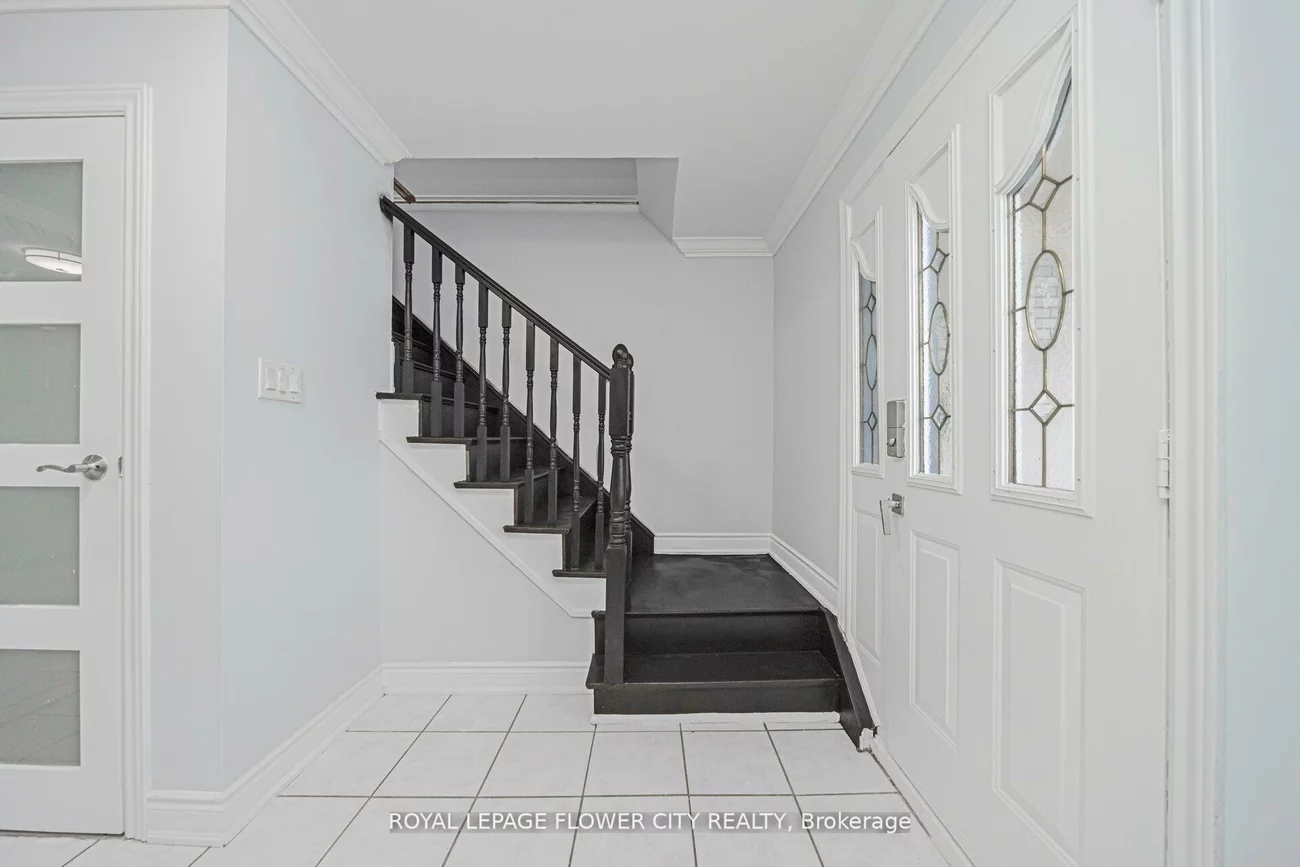 60, Lexington, West Humber-Clairville, Toronto