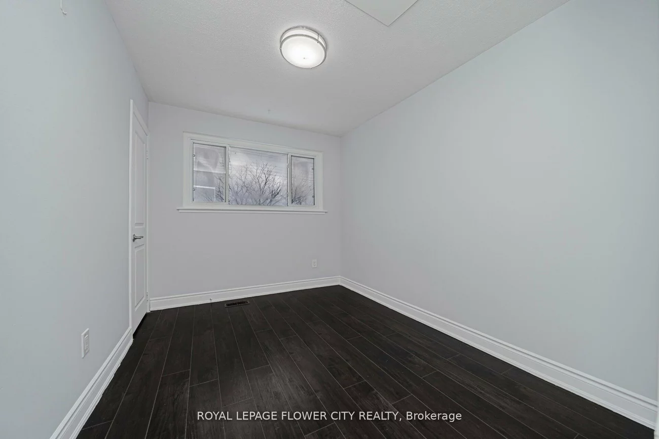 60, Lexington, West Humber-Clairville, Toronto