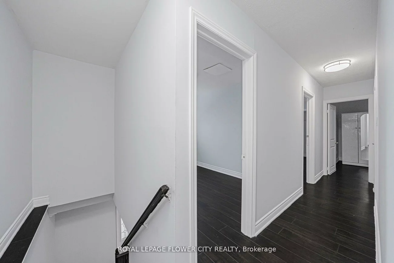 60, Lexington, West Humber-Clairville, Toronto