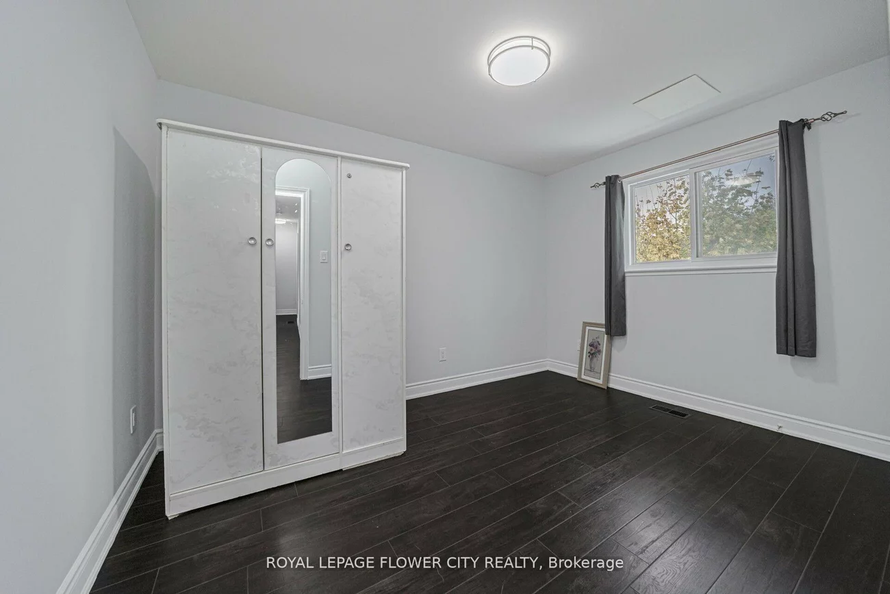 60, Lexington, West Humber-Clairville, Toronto