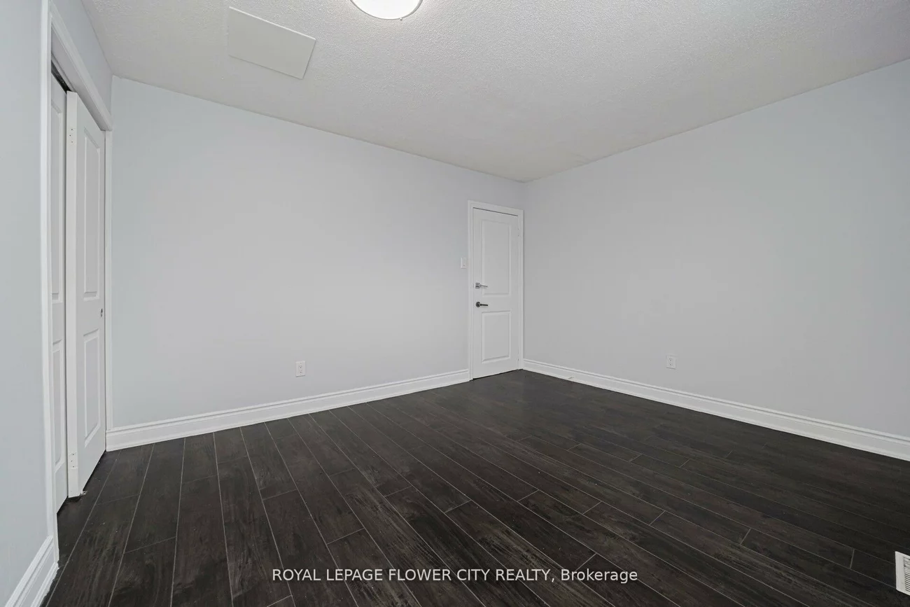 60, Lexington, West Humber-Clairville, Toronto