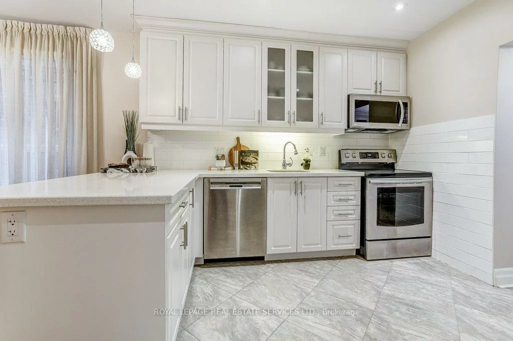 612, Beresford, Runnymede-Bloor West Village, Toronto