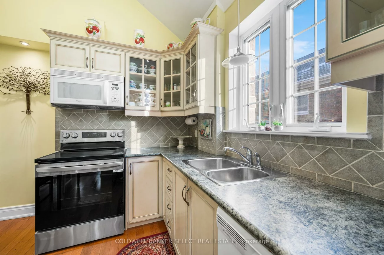 125, Fourth, New Toronto, Toronto