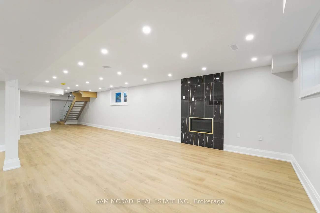 303, Delta, Alderwood, Toronto