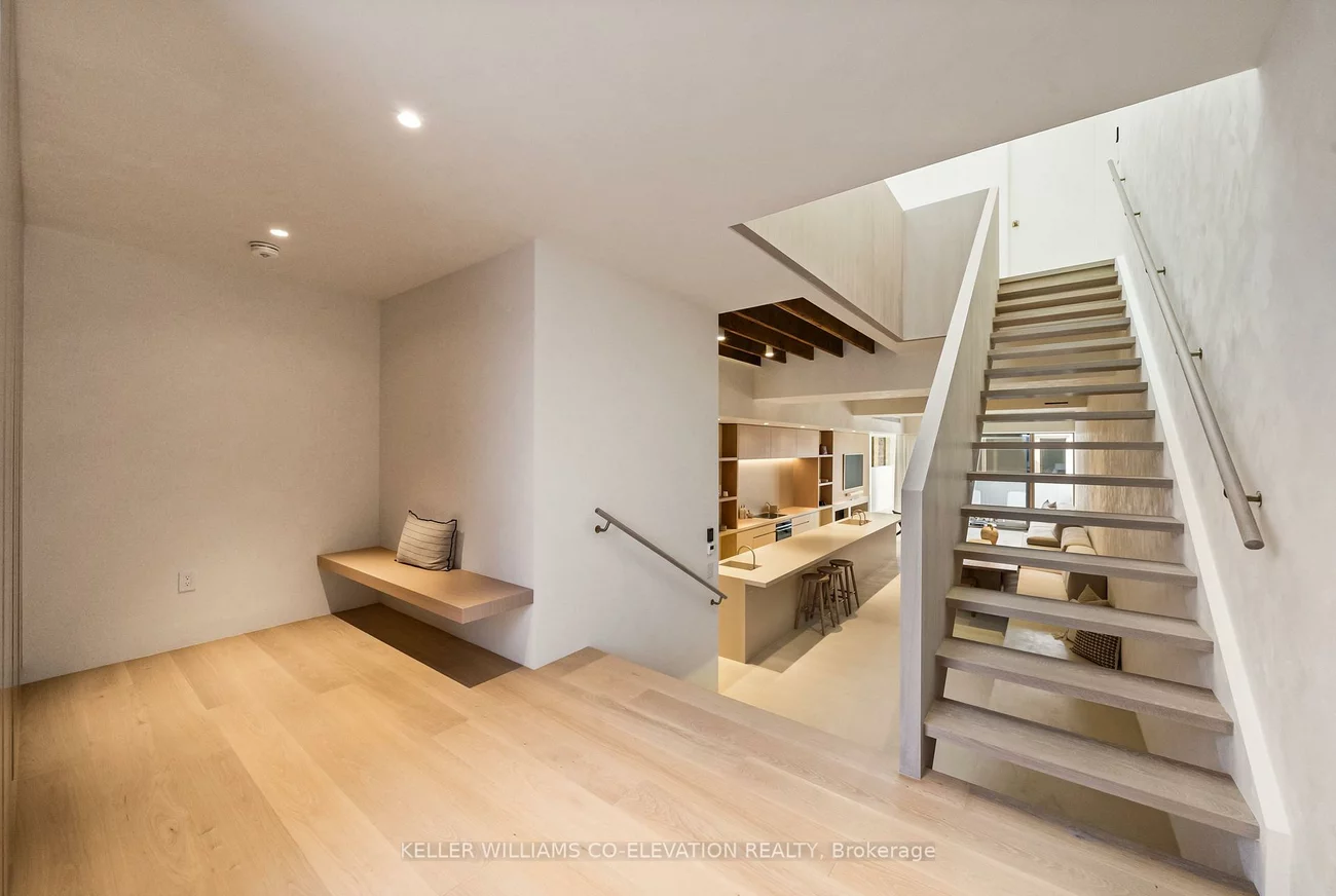 722, Lansdowne, Dovercourt-Wallace Emerson-Junction, Toronto