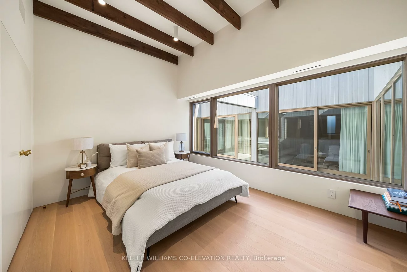 722, Lansdowne, Dovercourt-Wallace Emerson-Junction, Toronto