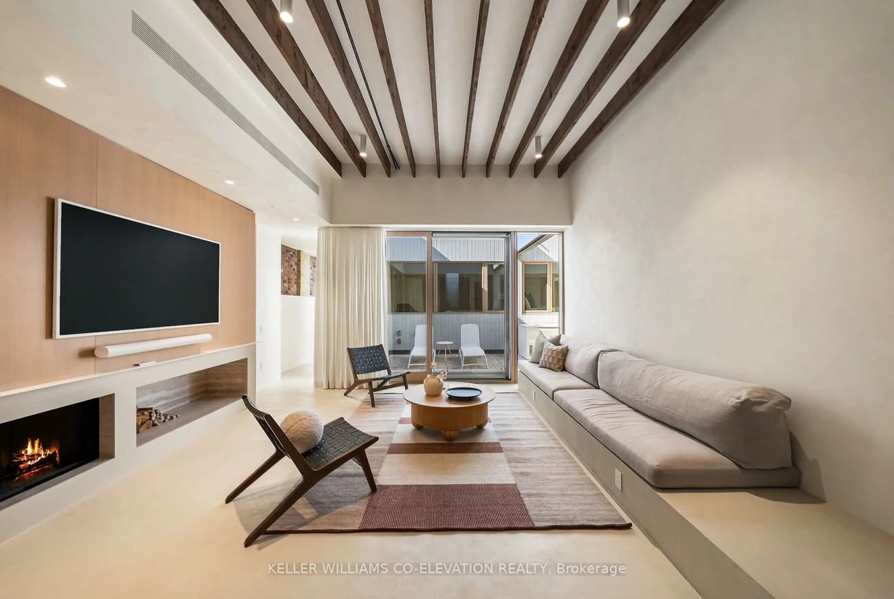 722, Lansdowne, Dovercourt-Wallace Emerson-Junction, Toronto