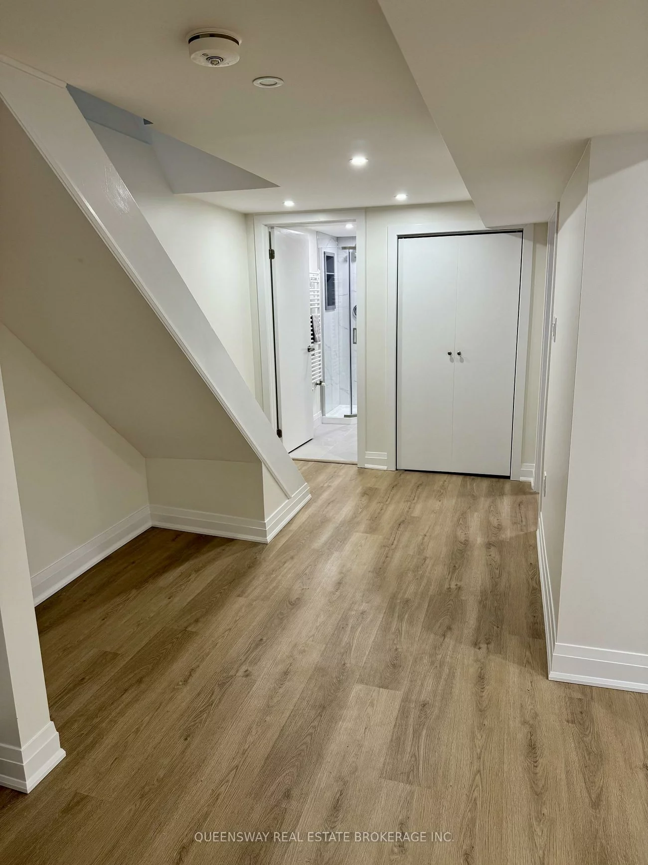 420, Jane, Lambton Baby Point, Toronto