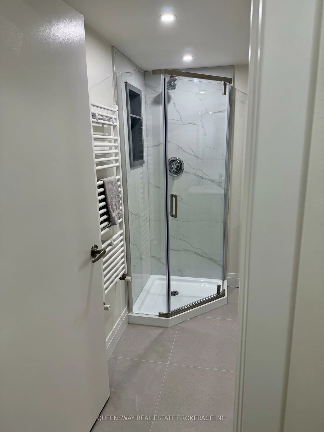 420, Jane, Lambton Baby Point, Toronto