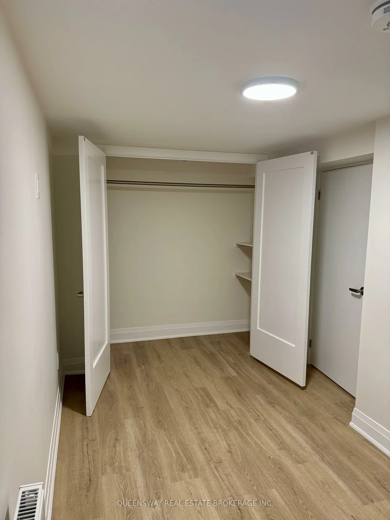 420, Jane, Lambton Baby Point, Toronto