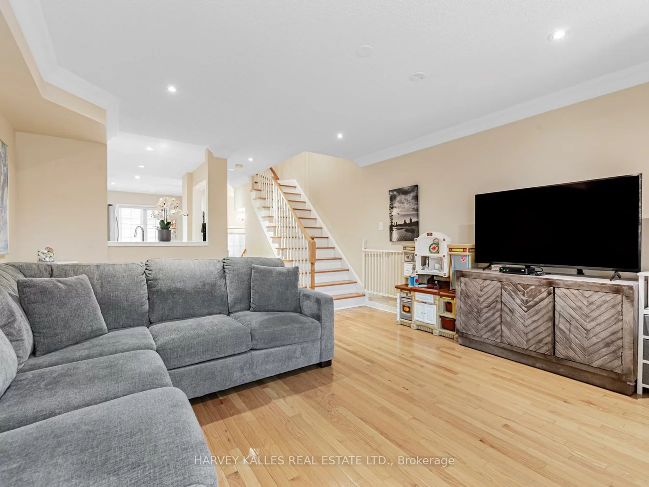 983, Roselawn, Briar Hill-Belgravia, Toronto