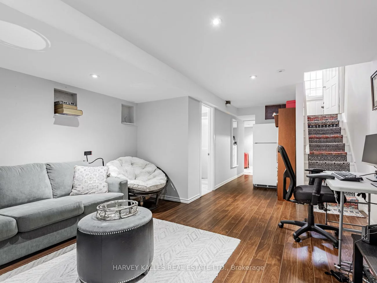 983, Roselawn, Briar Hill-Belgravia, Toronto