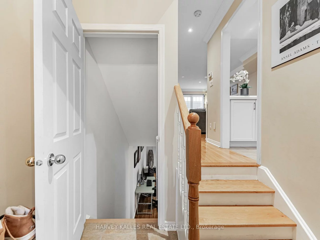 983, Roselawn, Briar Hill-Belgravia, Toronto