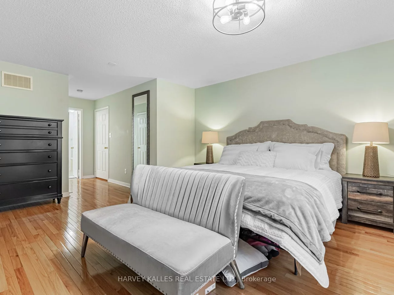 983, Roselawn, Briar Hill-Belgravia, Toronto